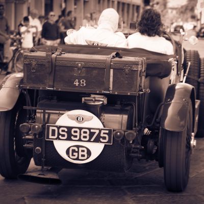 1 left-hand driving-Why Do the British Drive on the Left