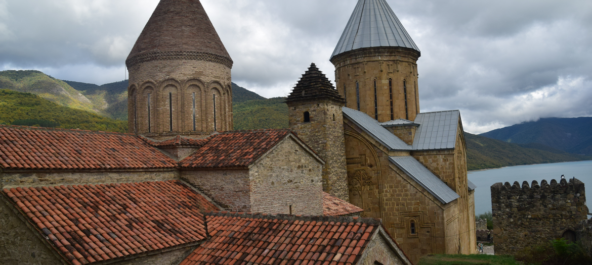 Georgia-travel-Ananuri-Fortress-cover